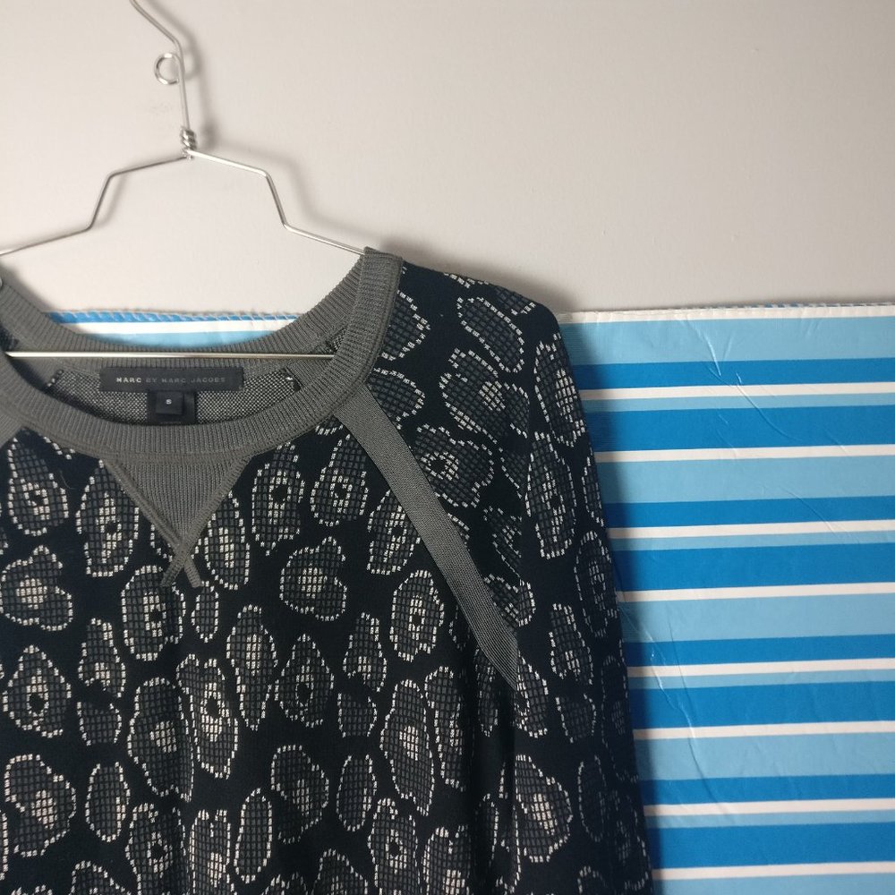 Marc by Marc Jacobs Animal Print Long Sleeve Raglan Crewneck Ribbed Knit Sweater